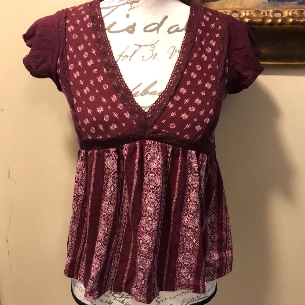 SO Bohemian Burgundy Crochet trimmed v-neck flutter cap sleeve empire waist top